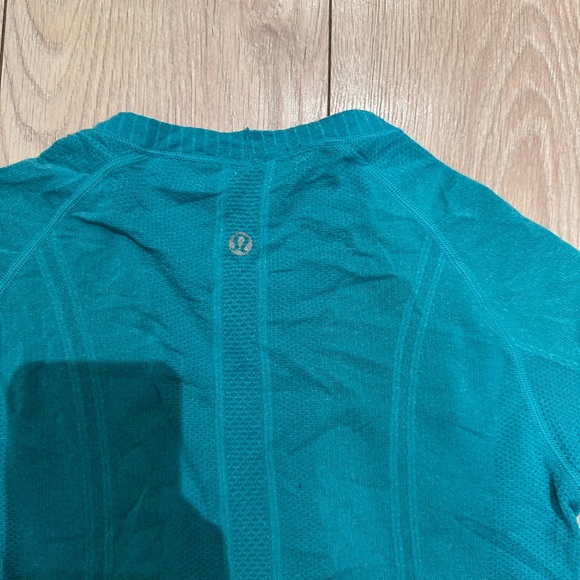 Lululemon long sleeve - Picture 6 of 6